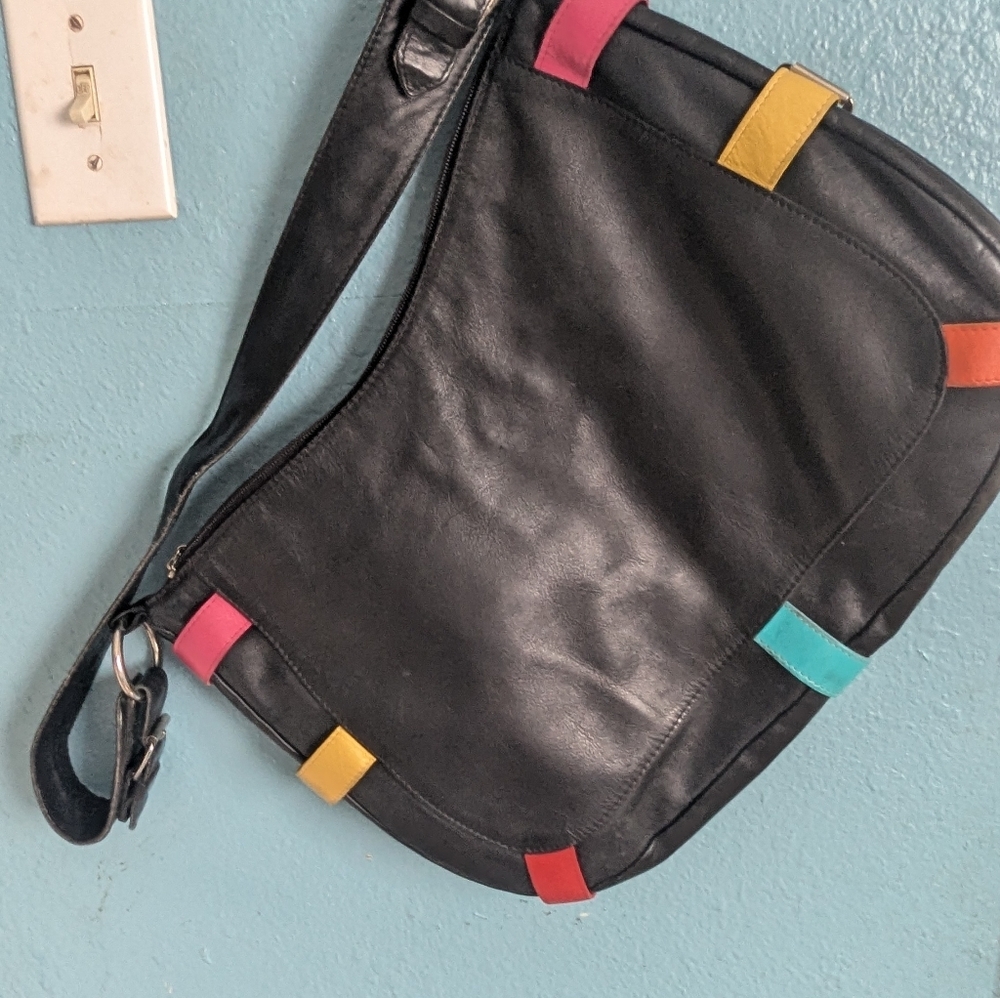 Derge Colorful Buckle Black Leather Shoulder Bag - Picture 4 of 5